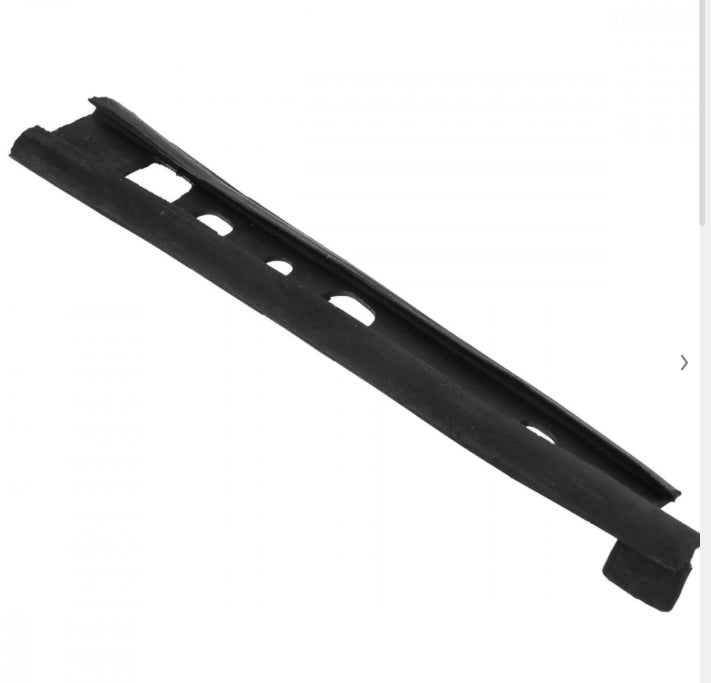 mgb-ahh7479 Lower vent window  seal LH